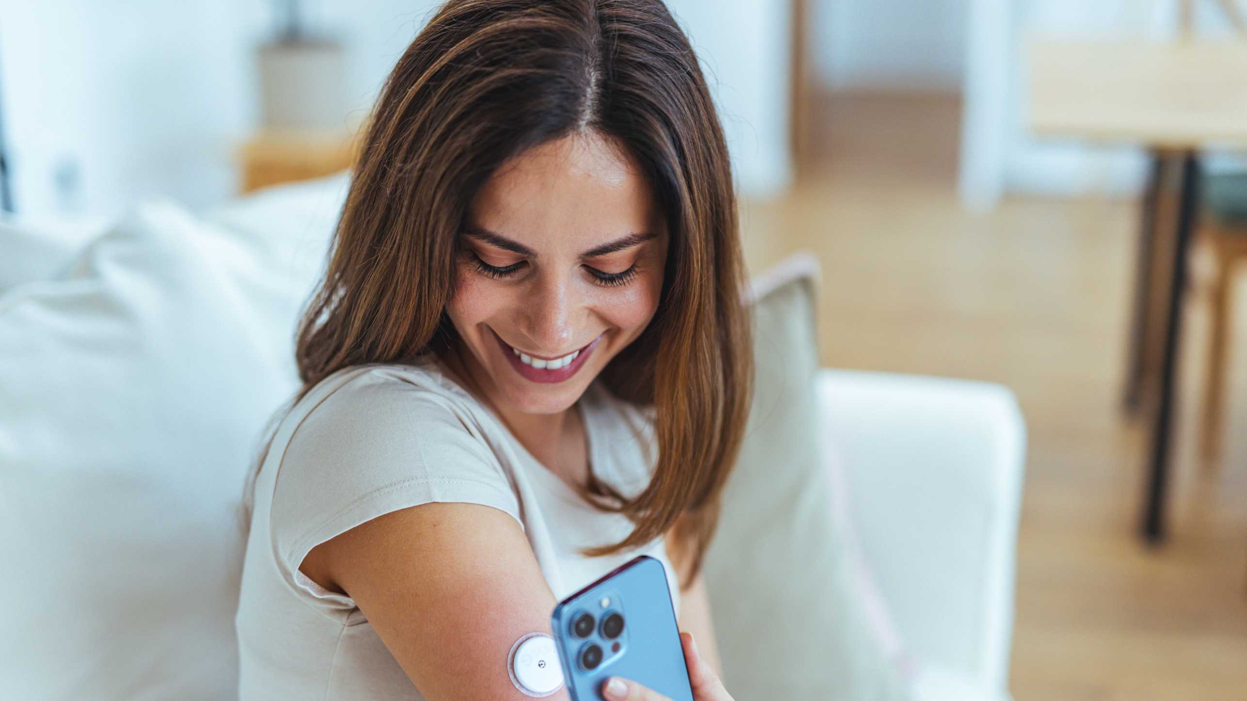 Glucose level prediction from wearable devices